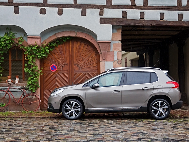   .    Peugeot 2008